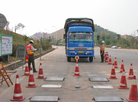 軸重秤-高速公路交警專用地磅、便攜式公路超載檢測(cè)系統(tǒng)